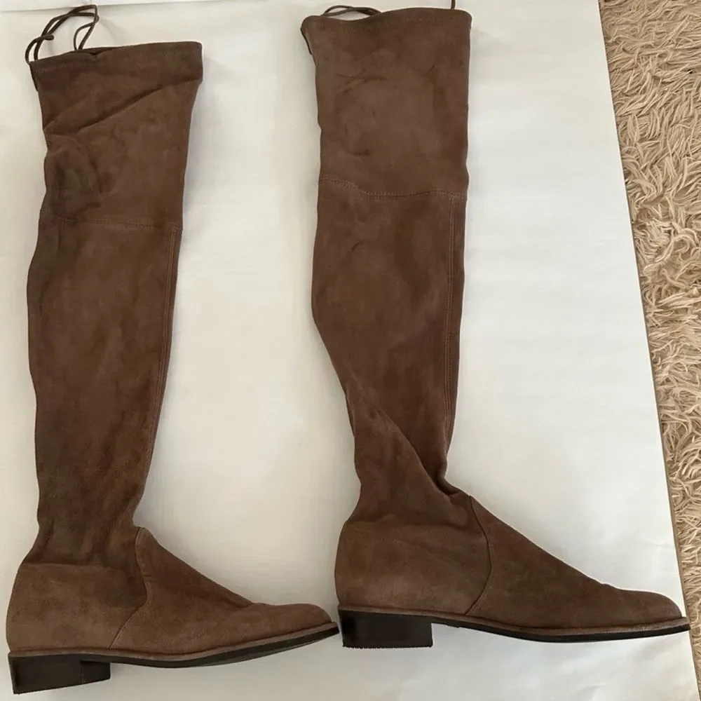 Stuart Weitzman Low Land Boots in great condition  (7 size) 37.5 EU